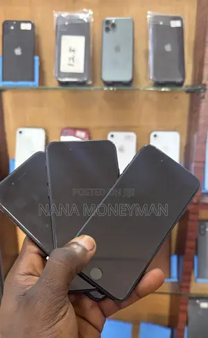 New Apple iPhone 7 32 GB Black