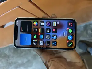 Apple iPhone XR 128 GB White