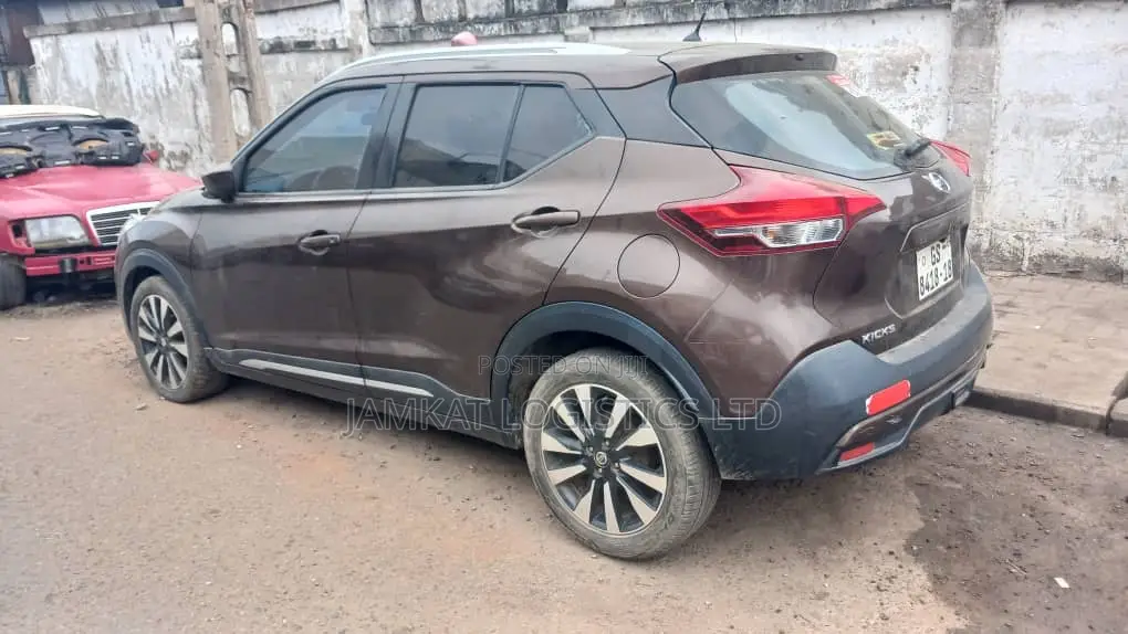 Nissan Kicks 2018 Brown