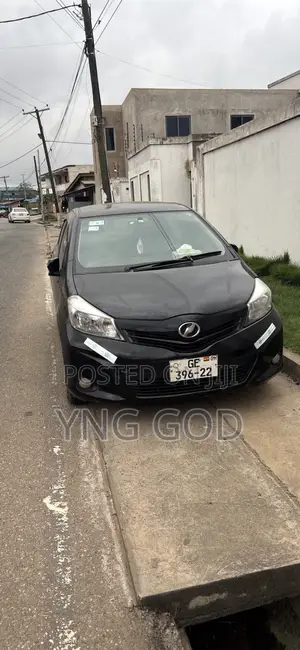Toyota Vitz 2011 Black