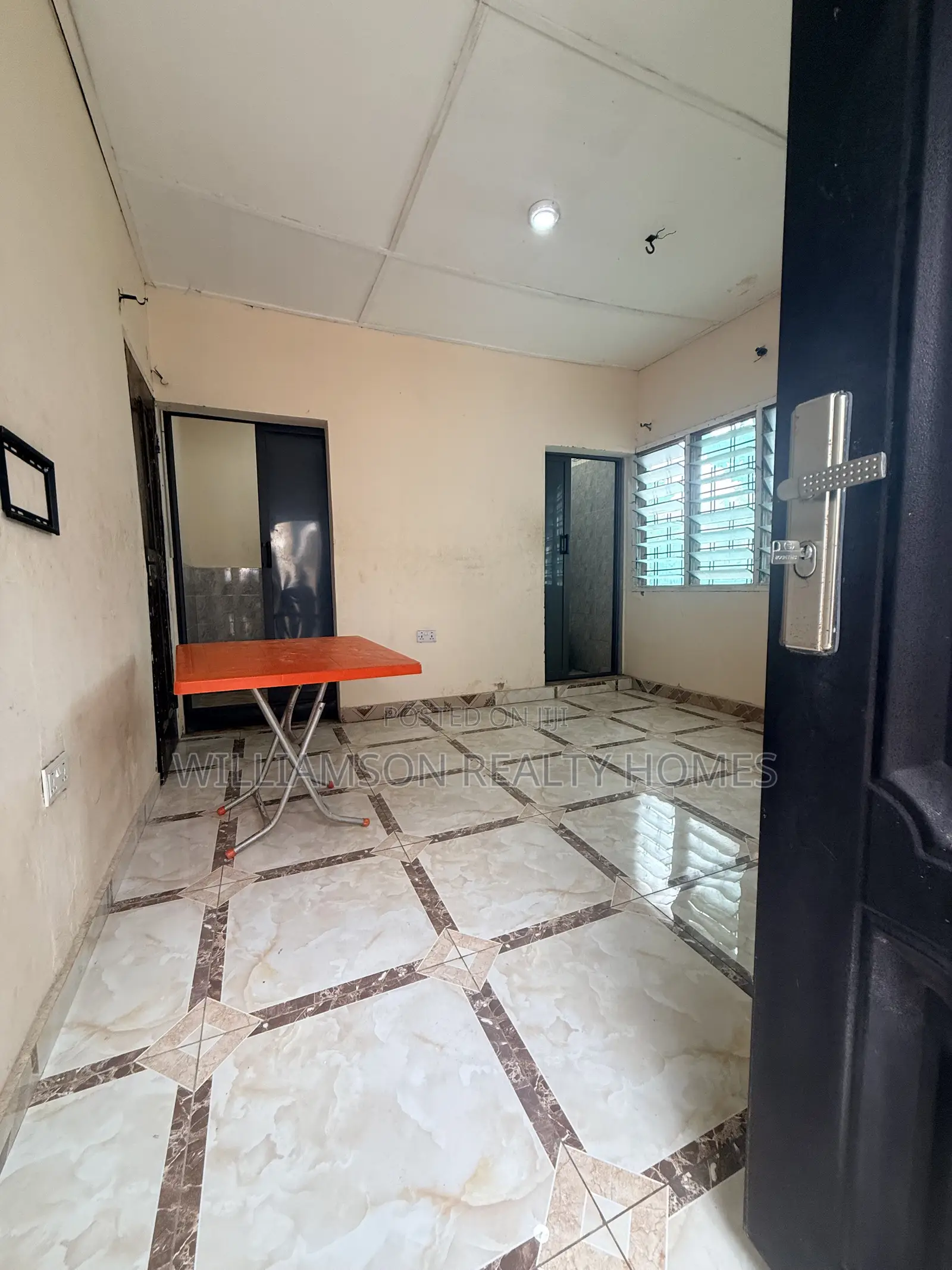 1bdrm Apartment in Community 18 Police, Spintex for rent
