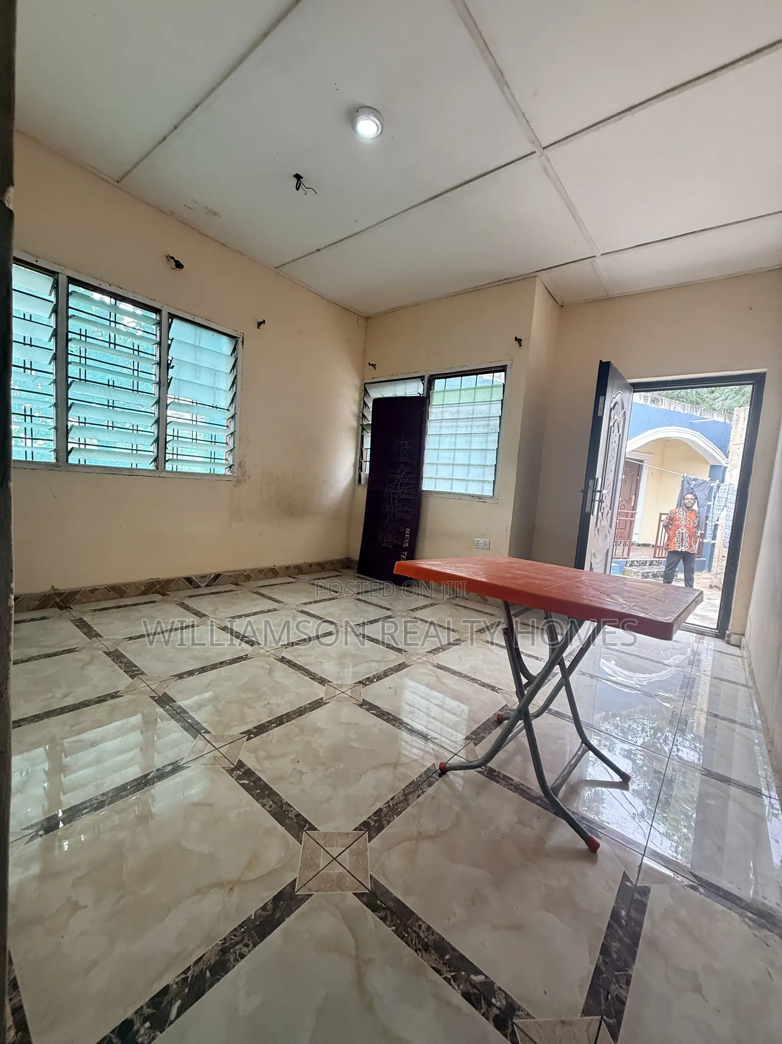 1bdrm Apartment in Community 18 Police, Spintex for rent