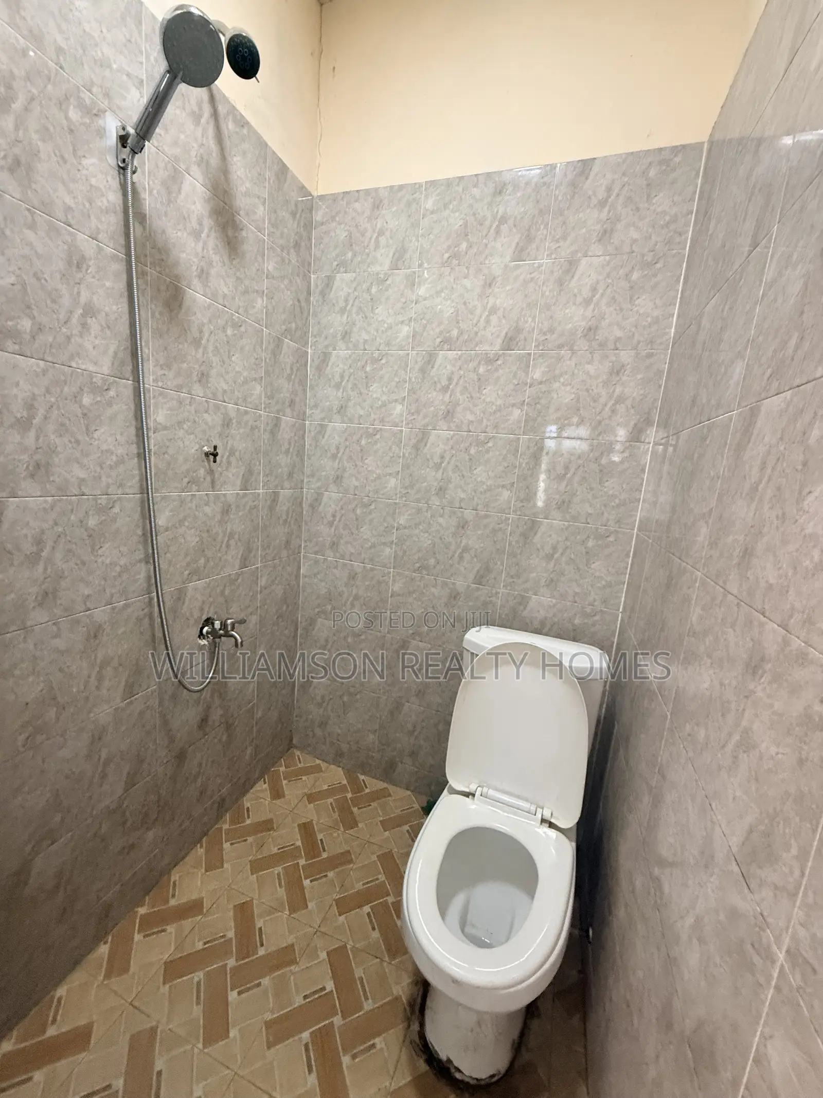 1bdrm Apartment in Community 18 Police, Spintex for rent