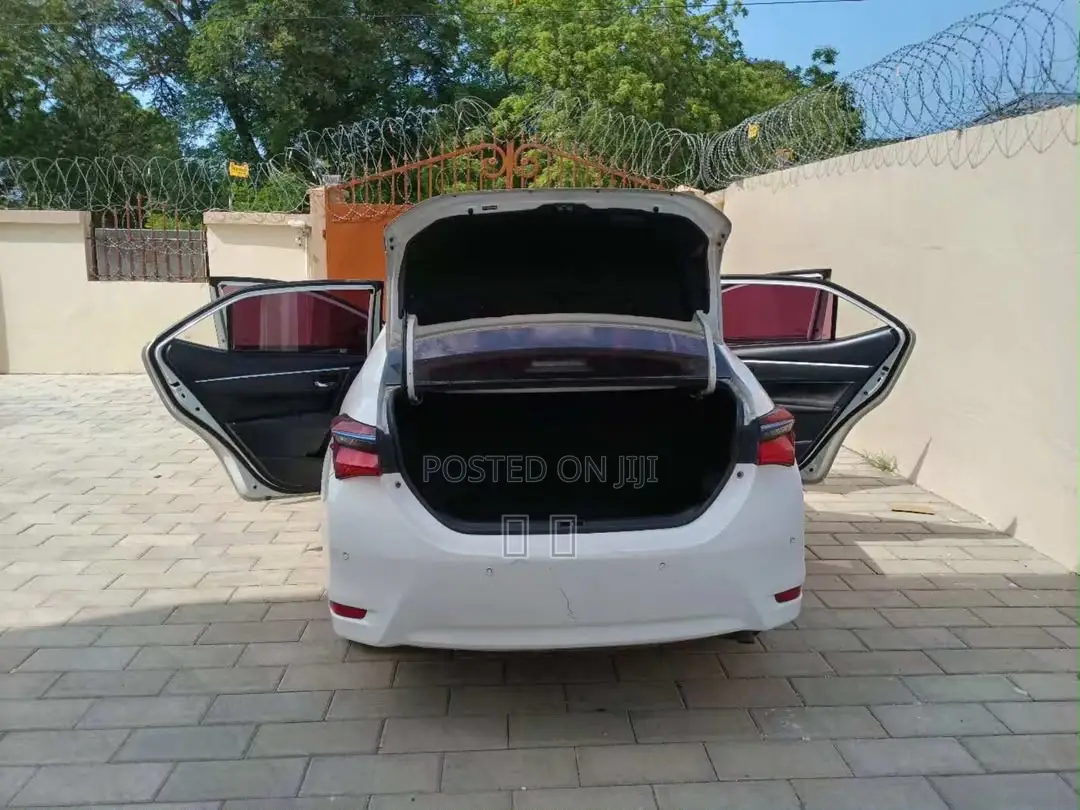 Toyota Corolla 2020 White