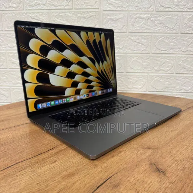 New Laptop Apple MacBook Pro 2019 16GB Intel Core i9 SSD 1T