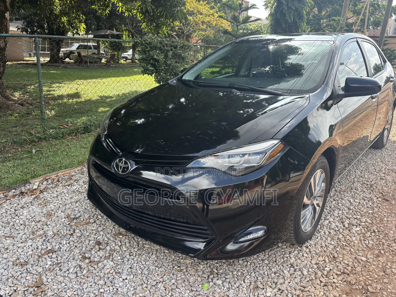 Toyota Corolla XLE (1.8L 4cyl 2A) 2019 Black