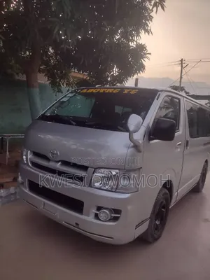 Toyota HiAce 2005 Silver