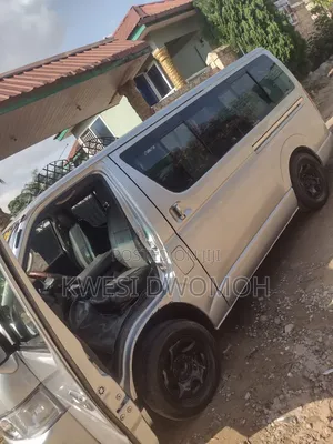 Toyota HiAce 2005 Silver