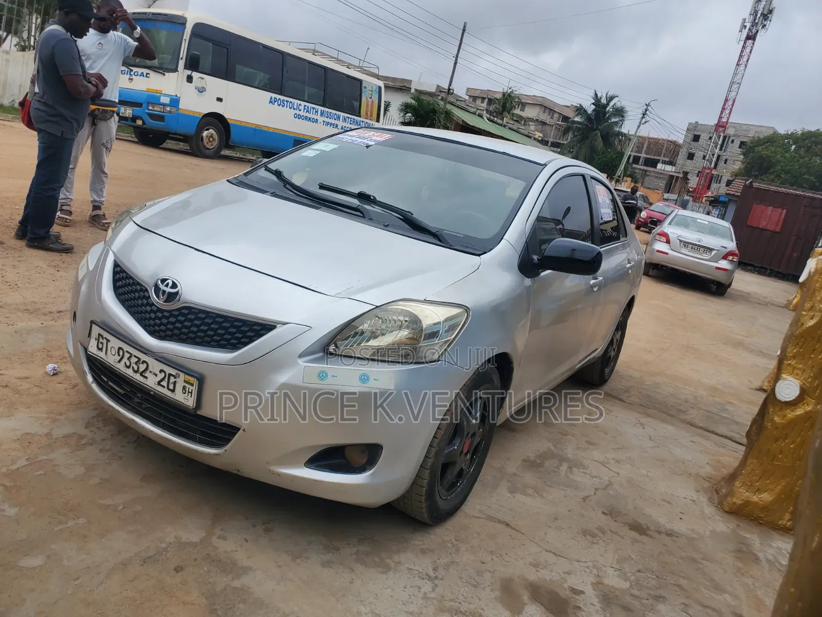 Toyota Yaris Base Sedan 4dr 2010 Silver