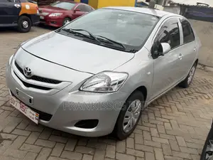 Toyota Belta 2010 Gray