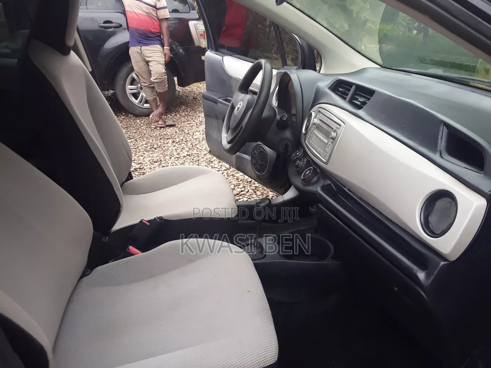 Toyota Vitz 2012 Black