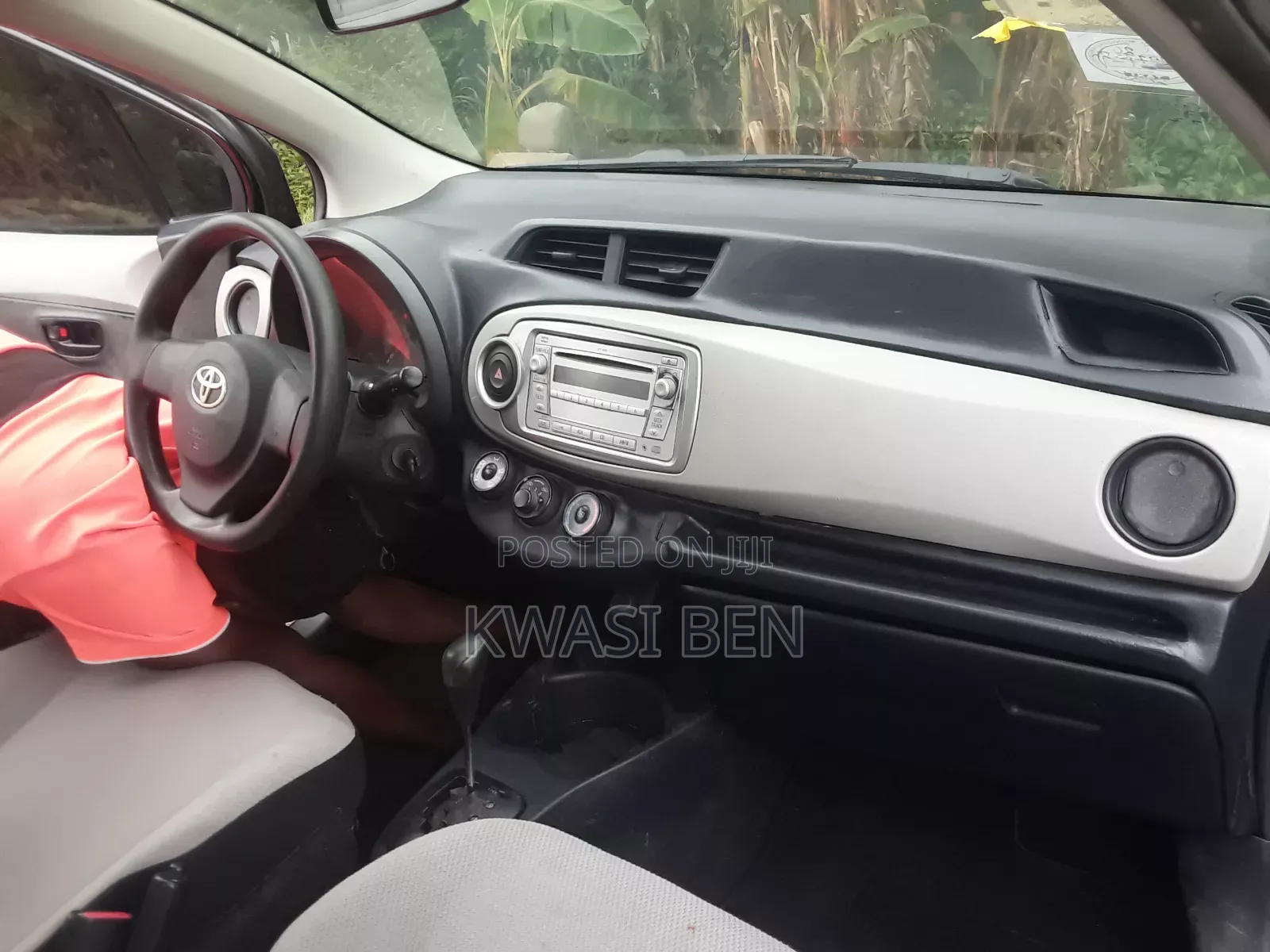 Toyota Vitz 2012 Black