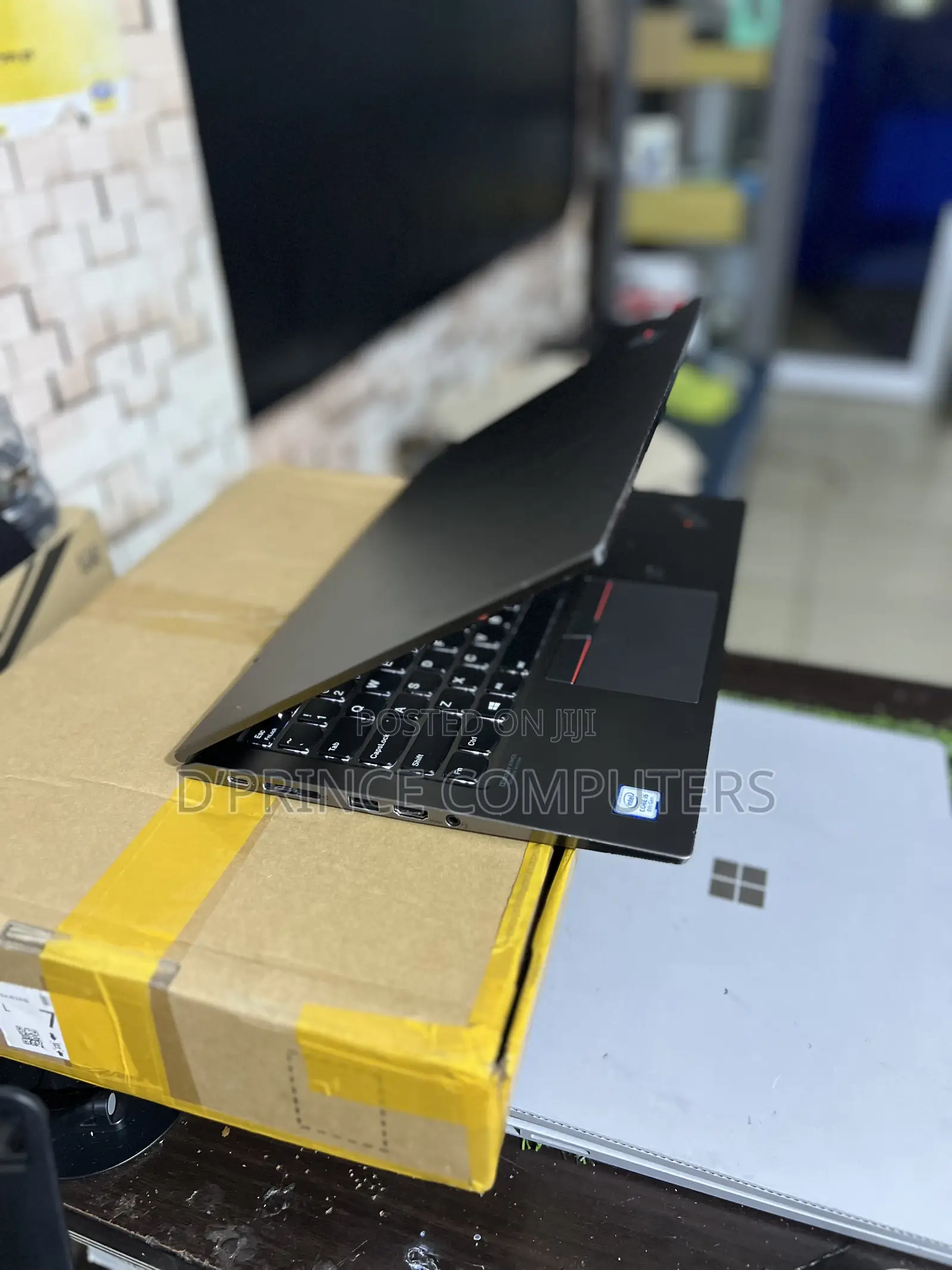 Laptop Lenovo ThinkPad X1 Yoga 8GB Intel Core i5 SSD 256GB