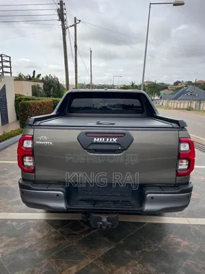 Toyota Hilux 2023 Green