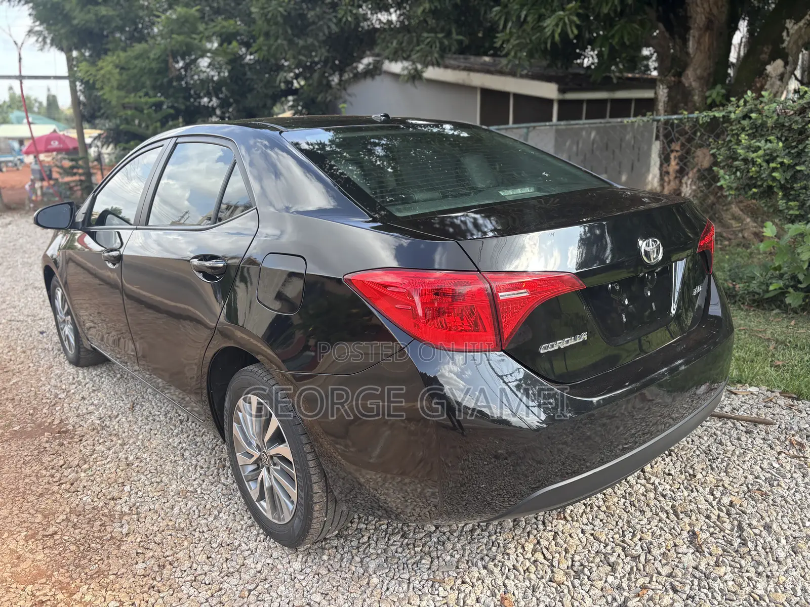 Toyota Corolla XLE (1.8L 4cyl 2A) 2019 Black
