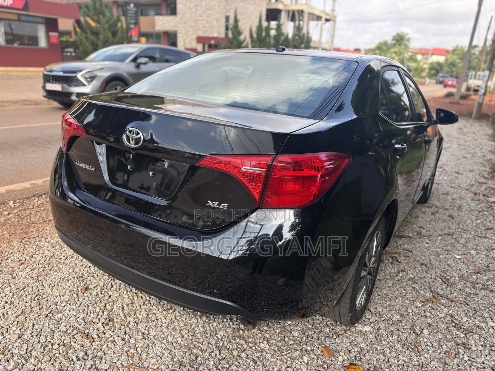 Toyota Corolla XLE (1.8L 4cyl 2A) 2019 Black