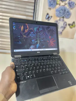 Laptop Dell Latitude E7240 8GB Intel Core i5 SSD 256GB