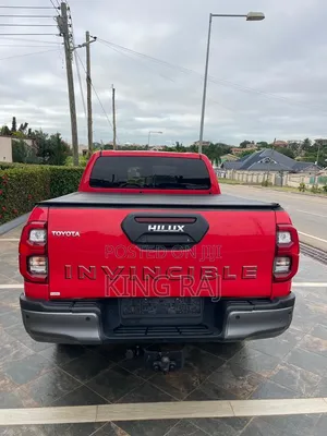 Toyota Hilux 2023 Red