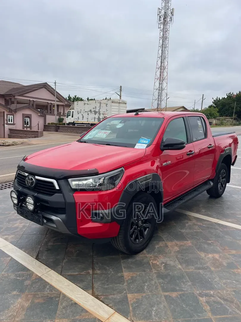 Toyota Hilux 2023 Red