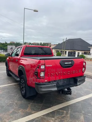 Toyota Hilux 2023 Red