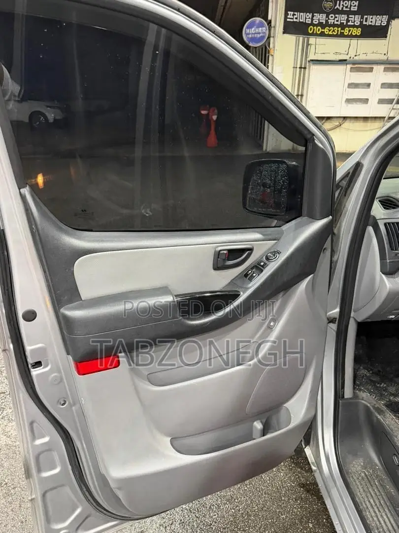 Hyundai H300 2015 Silver