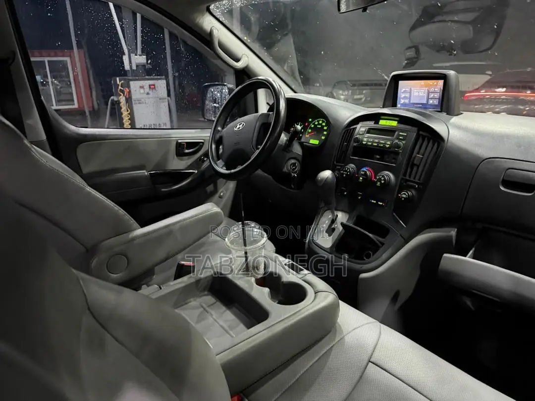 Hyundai H300 2015 Silver