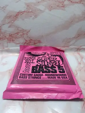 Ernie Ball Super Slinky 5-String Bass Guitar Strings – 40–125 Gauge