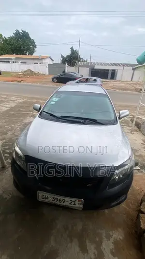 Toyota Corolla LE 4dr Sedan (1.8L 4cyl 4A) 2010 Silver