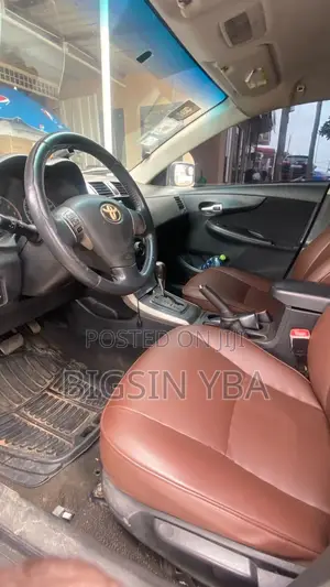 Toyota Corolla LE 4dr Sedan (1.8L 4cyl 4A) 2010 Silver