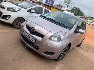 Toyota Vitz 1.3 FWD 5dr 2010