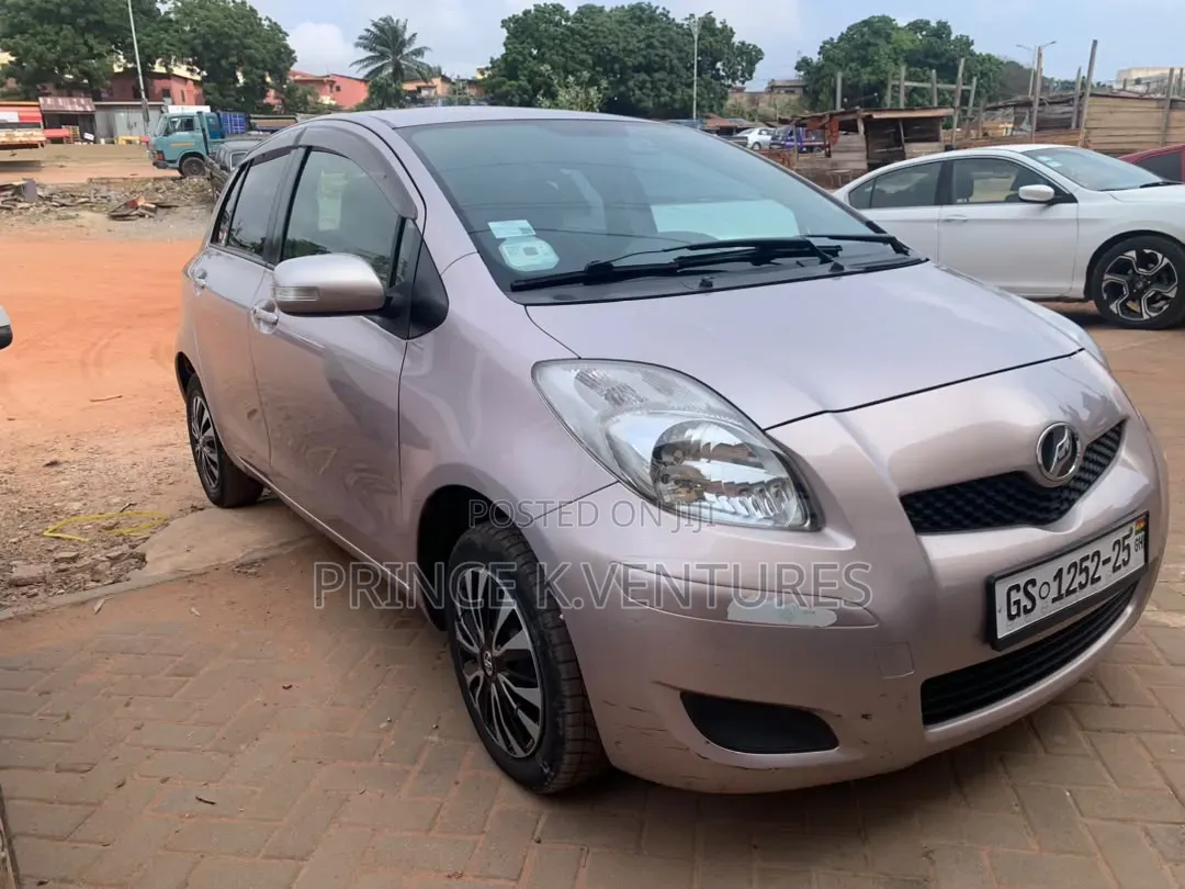 Toyota Vitz 1.3 FWD 5dr 2010