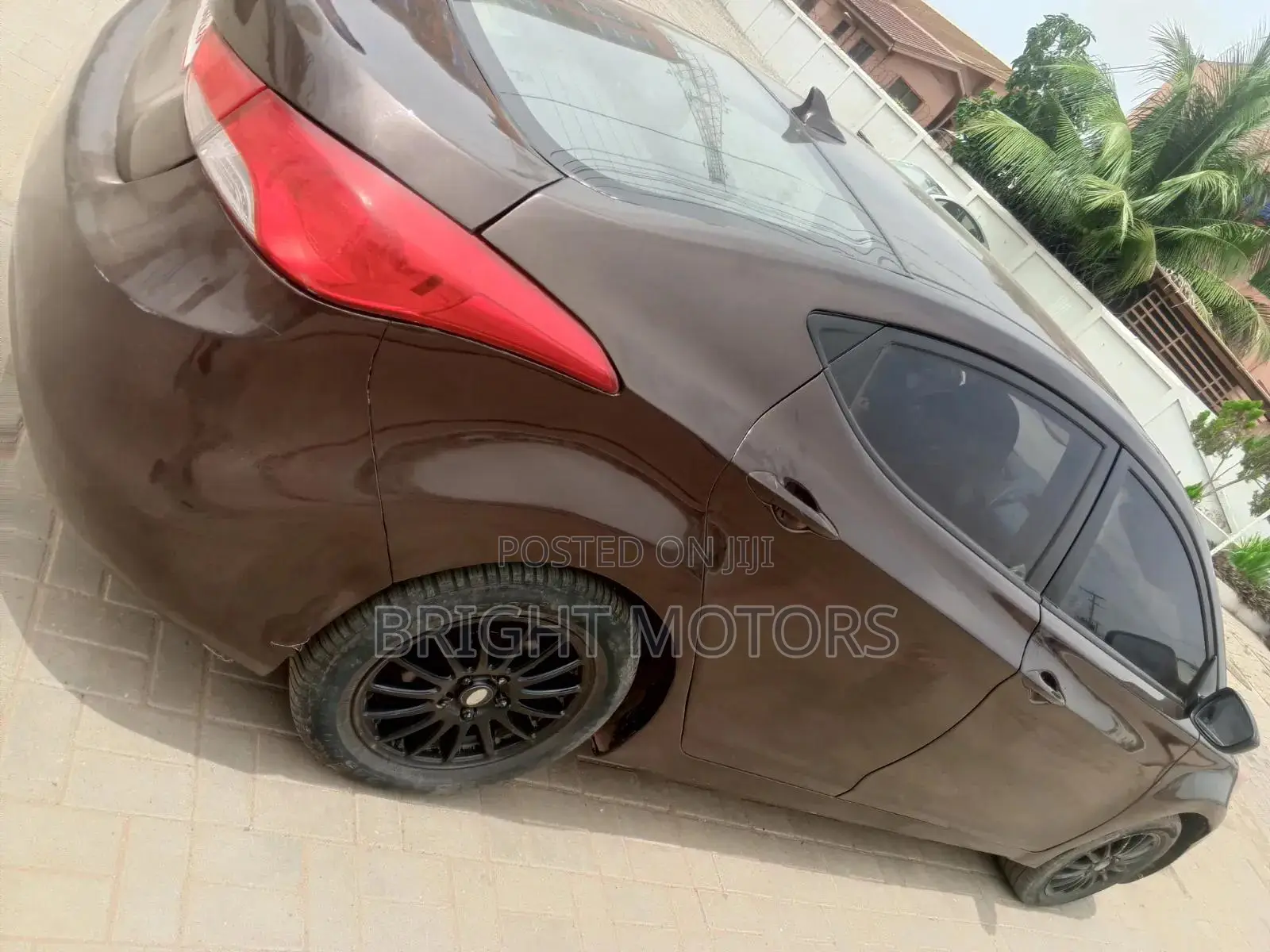 Hyundai Elantra 2012 Brown
