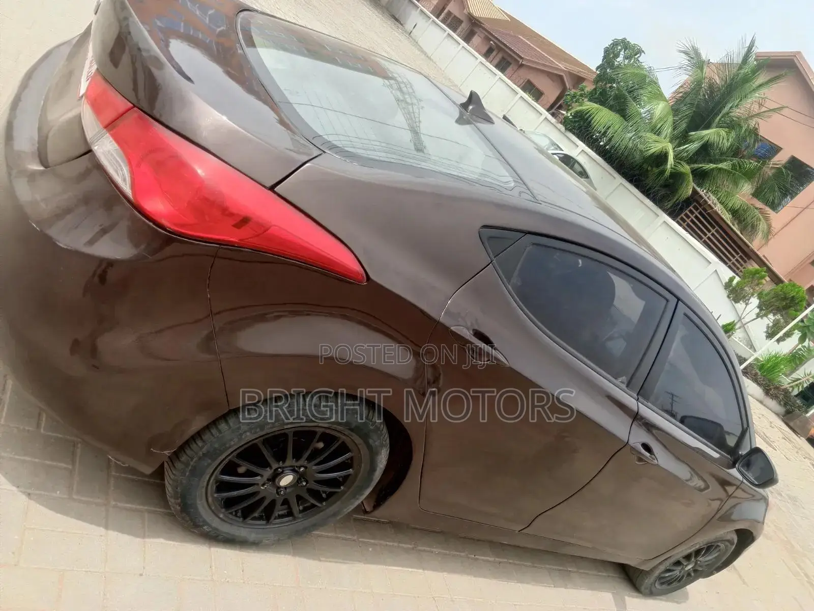 Hyundai Elantra 2012 Brown
