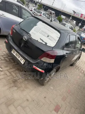 Toyota Vitz 1.3 AWD 5dr 2010 Black