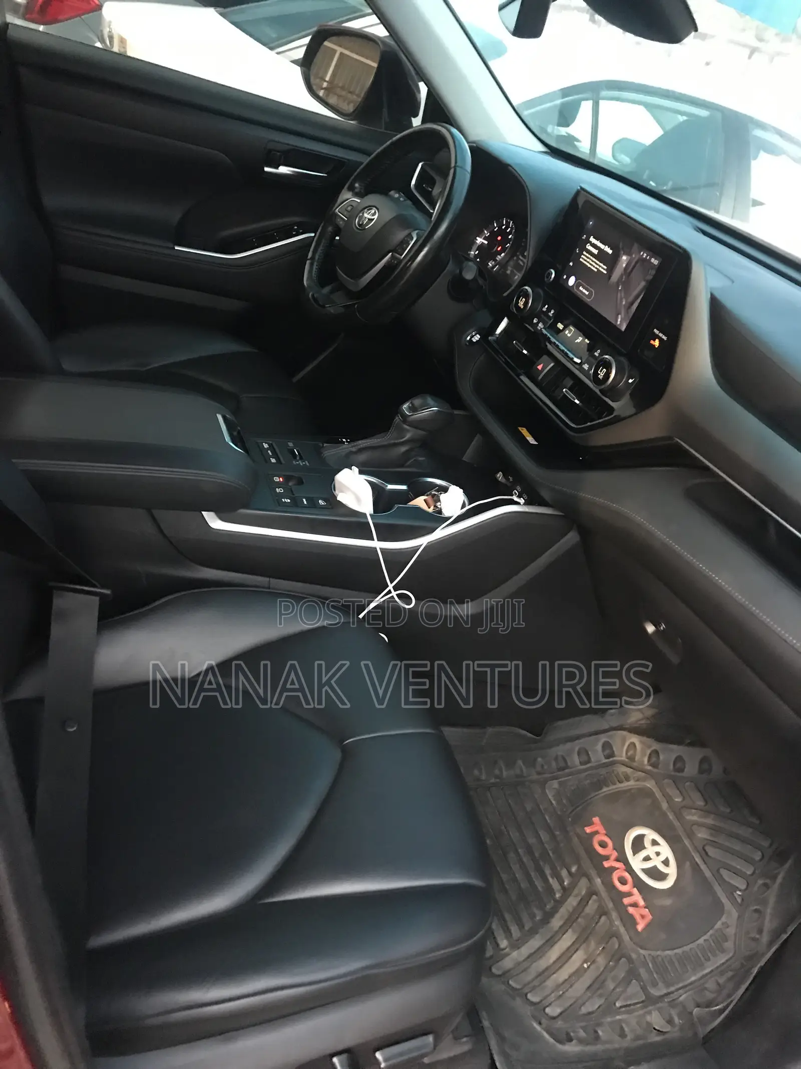 Toyota Highlander Platinum AWD 2023 Red