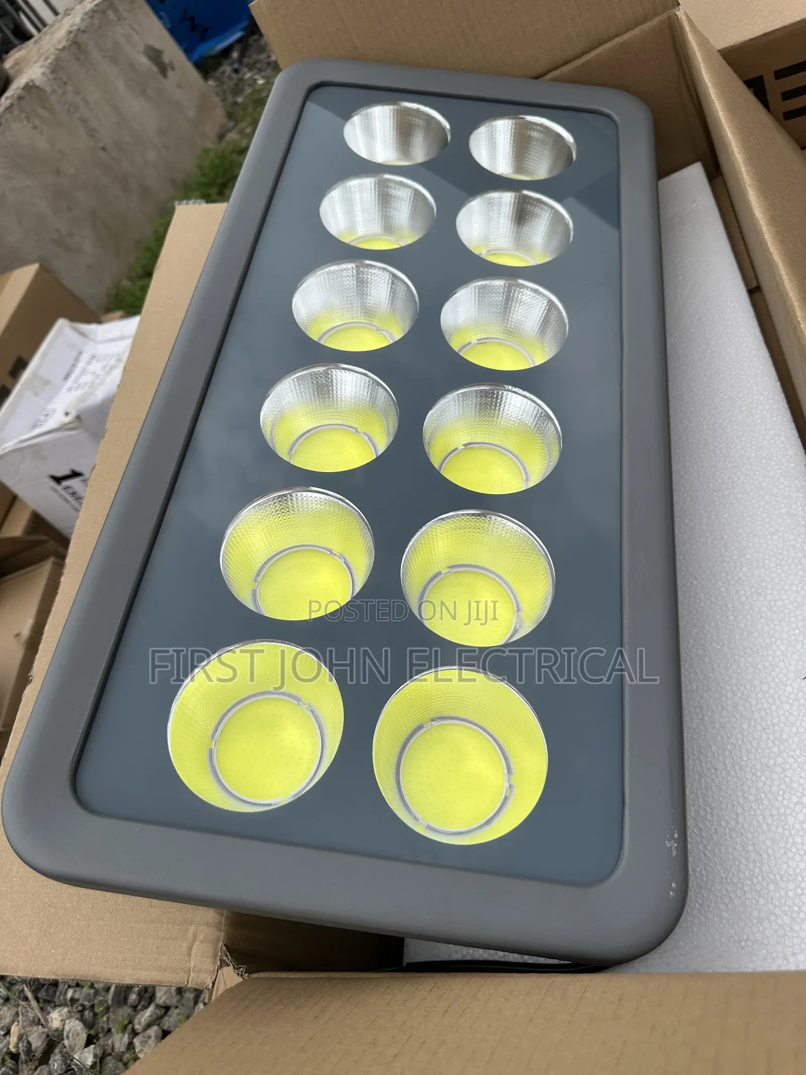 600Watt LED FLOOD LIGHT(heavy Duty)