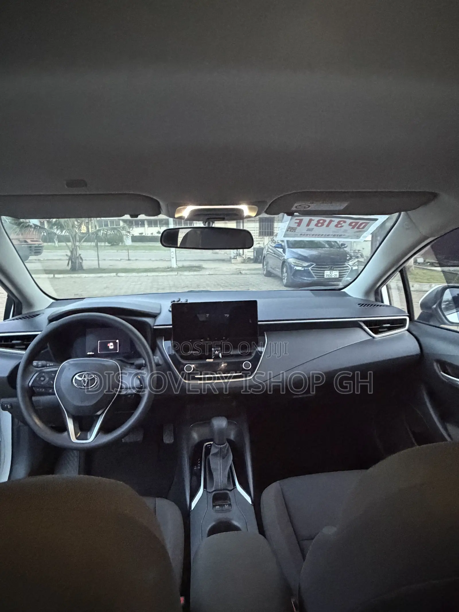 Toyota Corolla SE 2023 White
