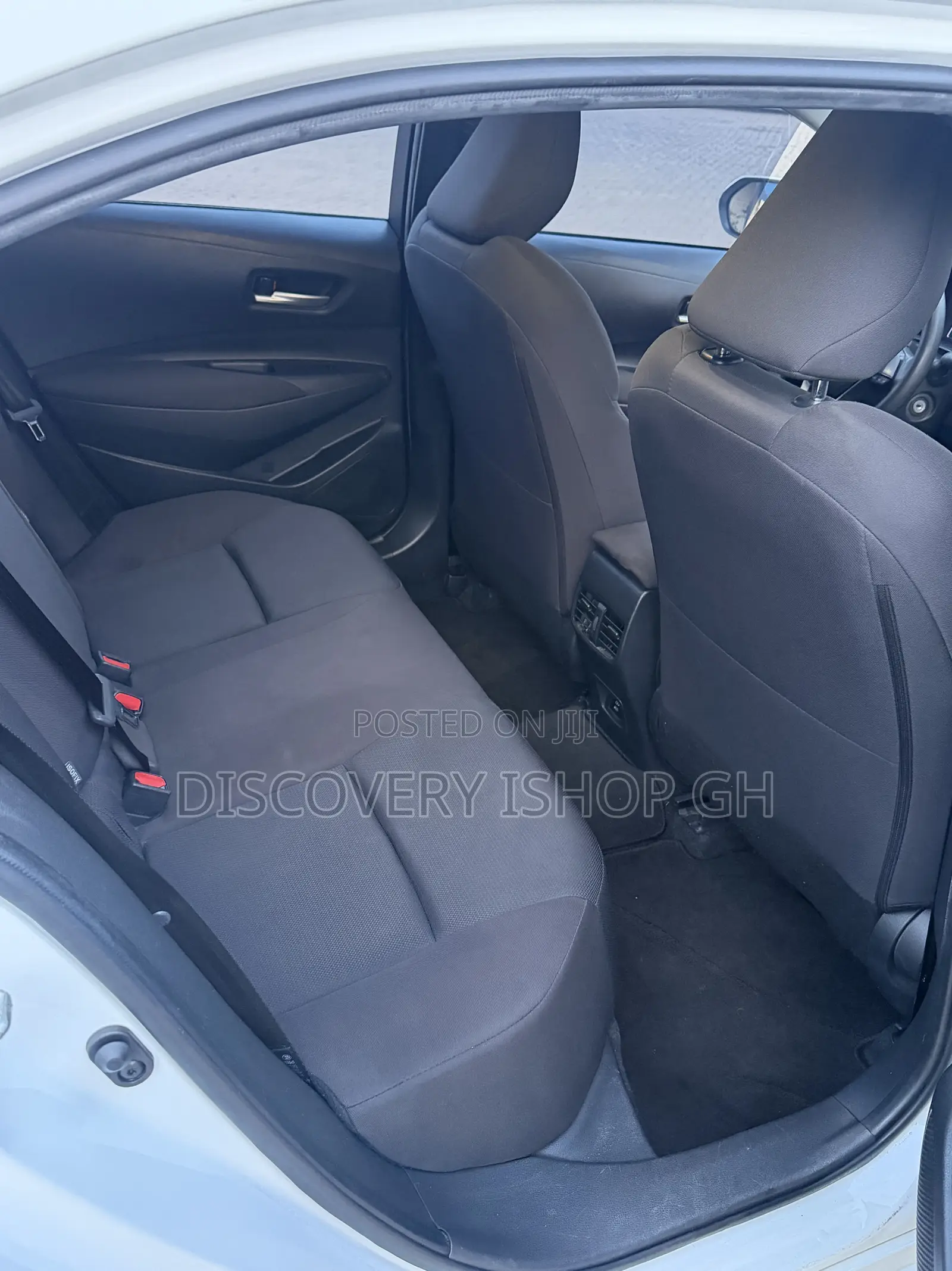 Toyota Corolla SE 2023 White