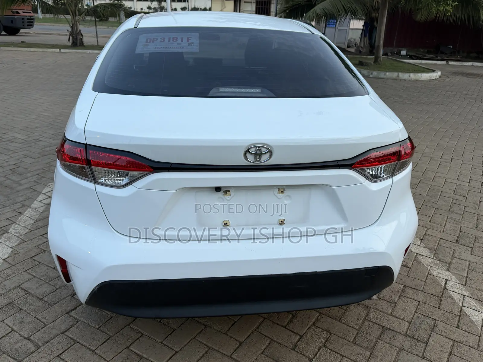 Toyota Corolla SE 2023 White