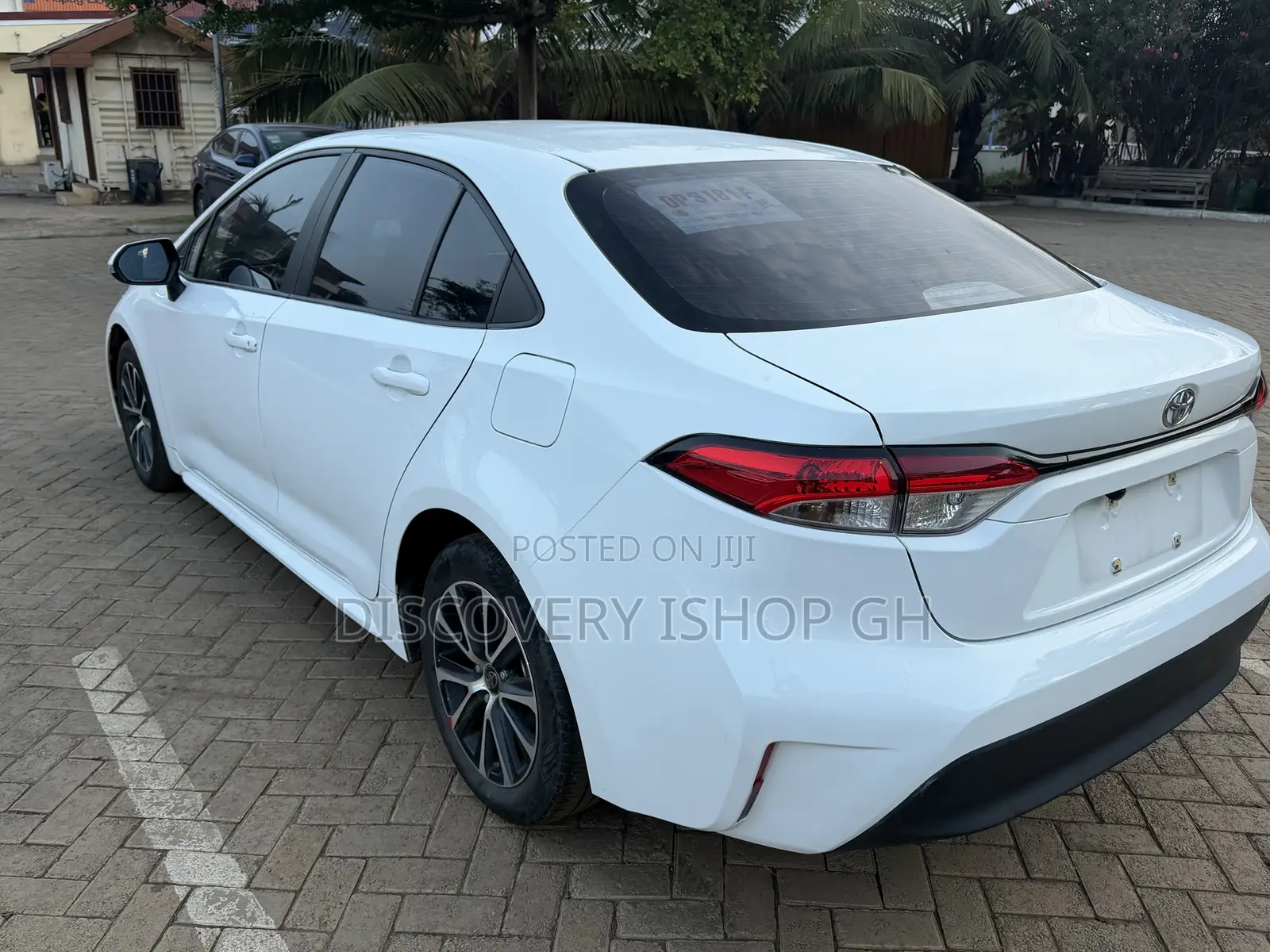 Toyota Corolla SE 2023 White
