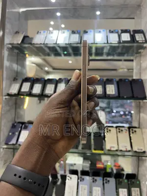 New Apple iPhone 16 Pro Max 256 GB Gold