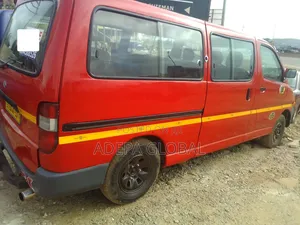 Toyota HiAce 2019 Red