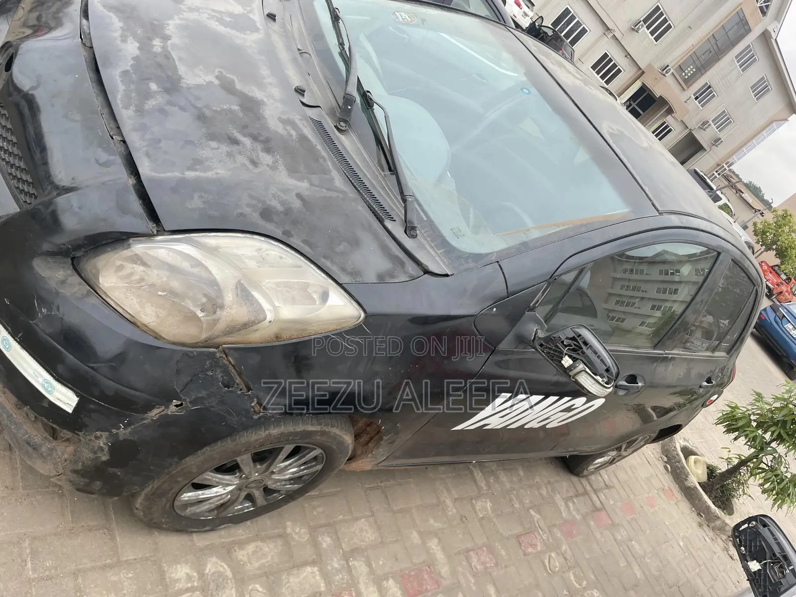 Toyota Vitz 1.3 AWD 5dr 2010 Black