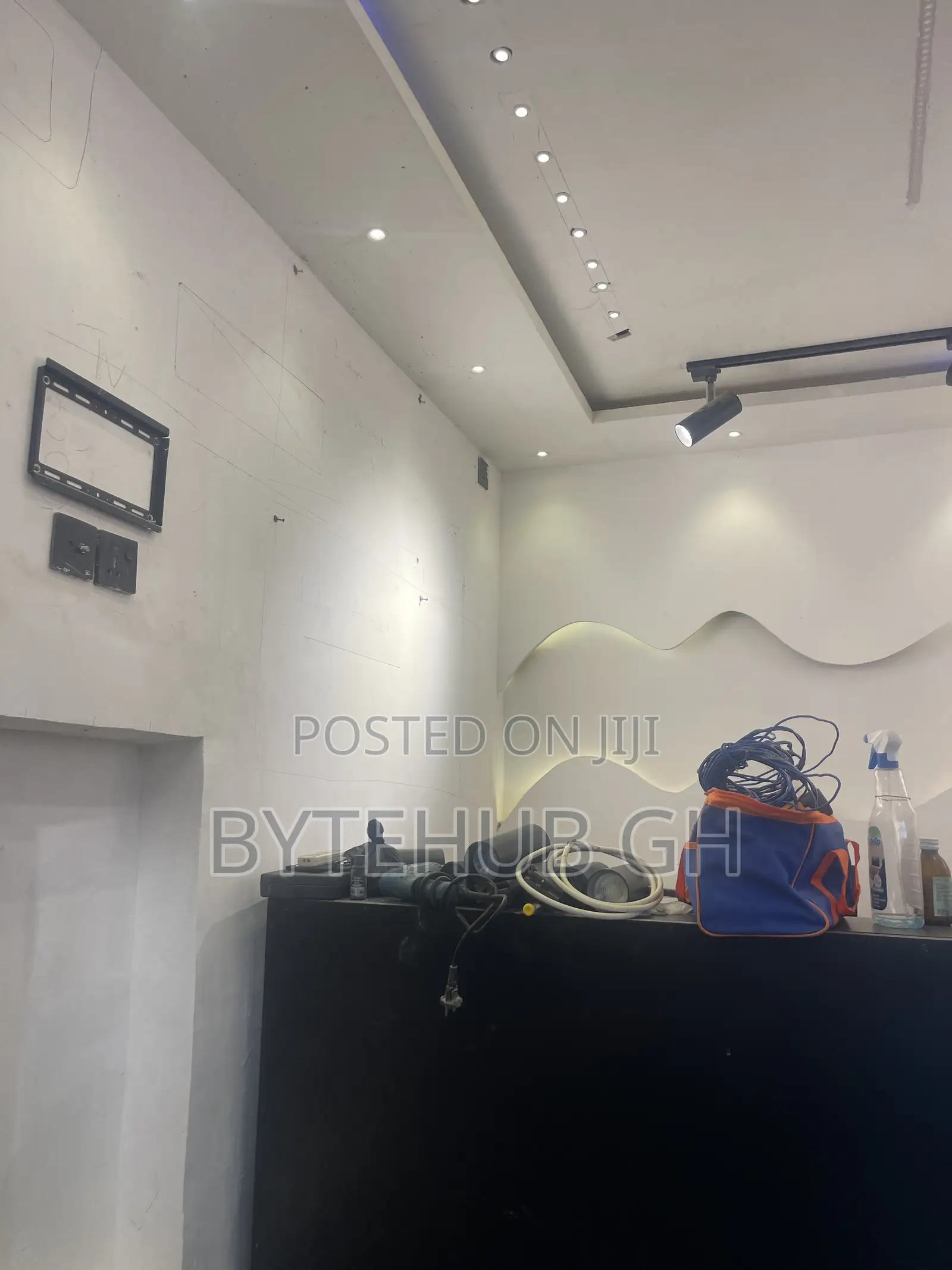 2 in 1 Shop for Rent