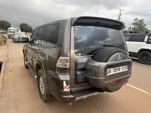 Mitsubishi Pajero 2011 Gray