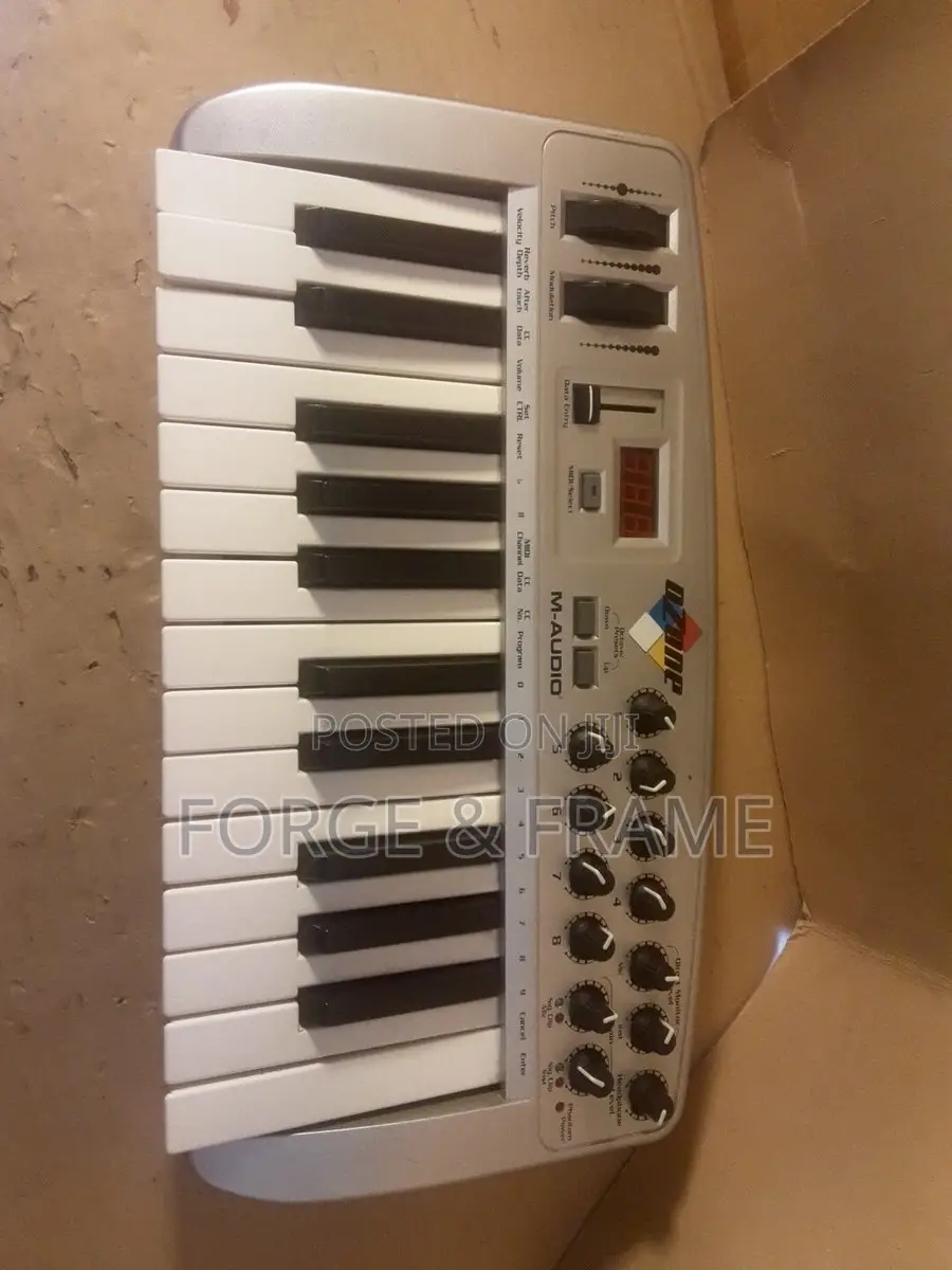 M-Audio Ozone USB Audio Interface and 25-Key MIDI Keyboard Controller