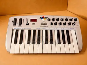 M-Audio Ozone USB Audio Interface and 25-Key MIDI Keyboard Controller