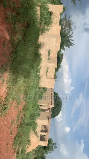 4bdrm Apartment in Sunyani Municipal for sale
