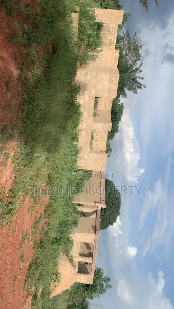 4bdrm Apartment in Sunyani Municipal for sale