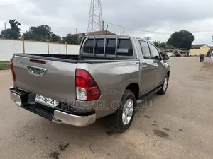 Toyota Hilux 2021 Gray